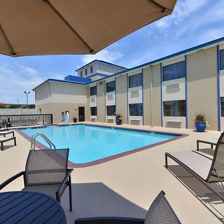 Baymont By Wyndham Ardmore I-35 Exterior photo