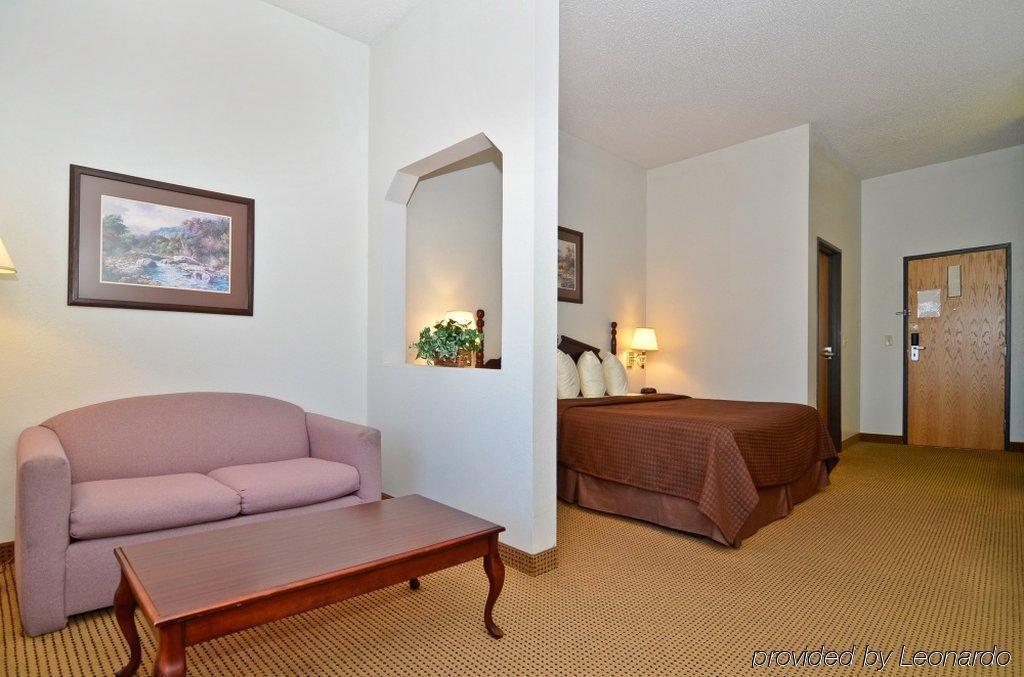 Baymont By Wyndham Ardmore I-35 Room photo
