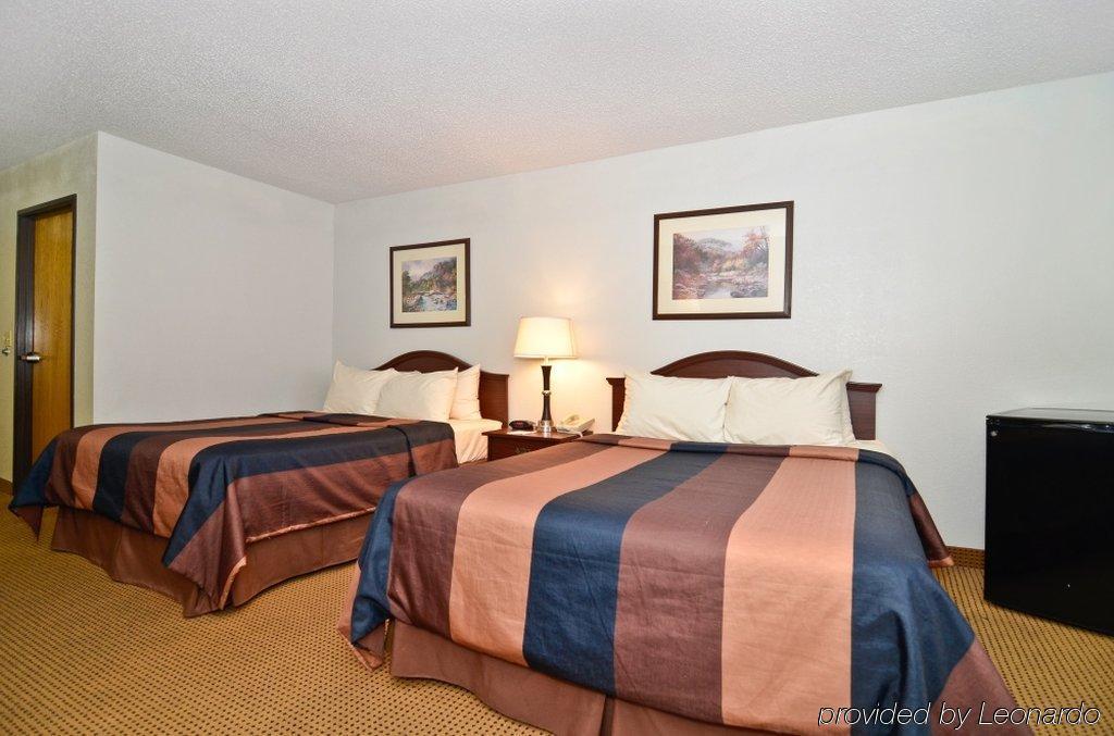 Baymont By Wyndham Ardmore I-35 Room photo