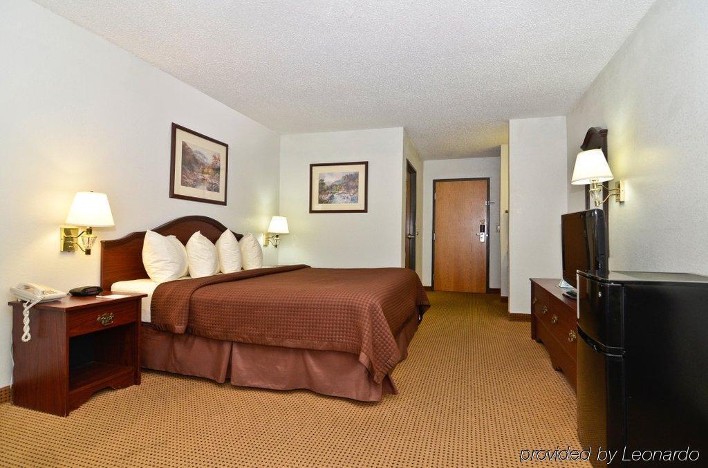 Baymont By Wyndham Ardmore I-35 Room photo