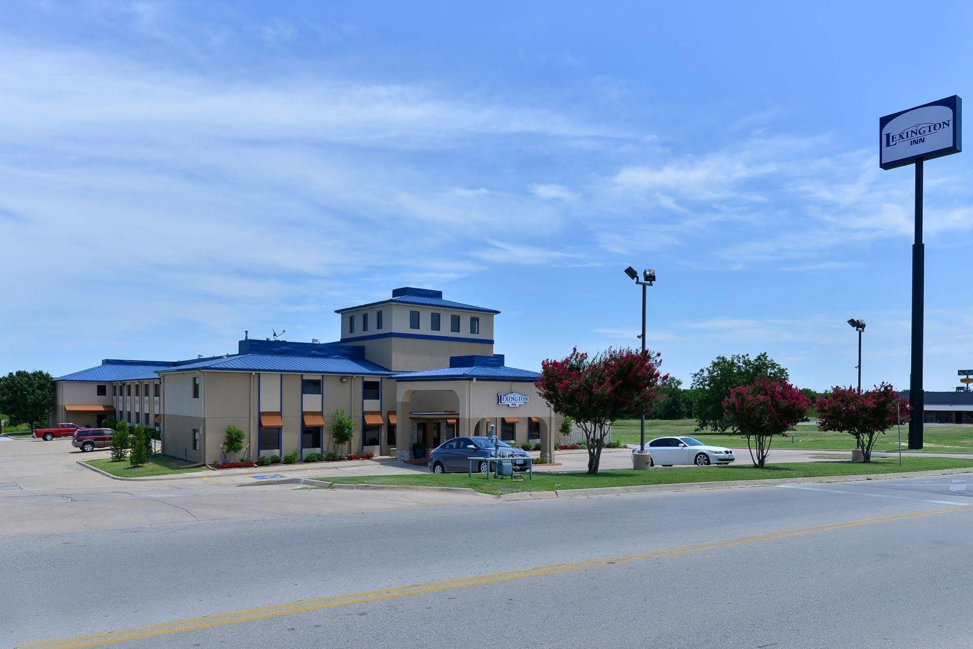 Baymont By Wyndham Ardmore I-35 Exterior photo