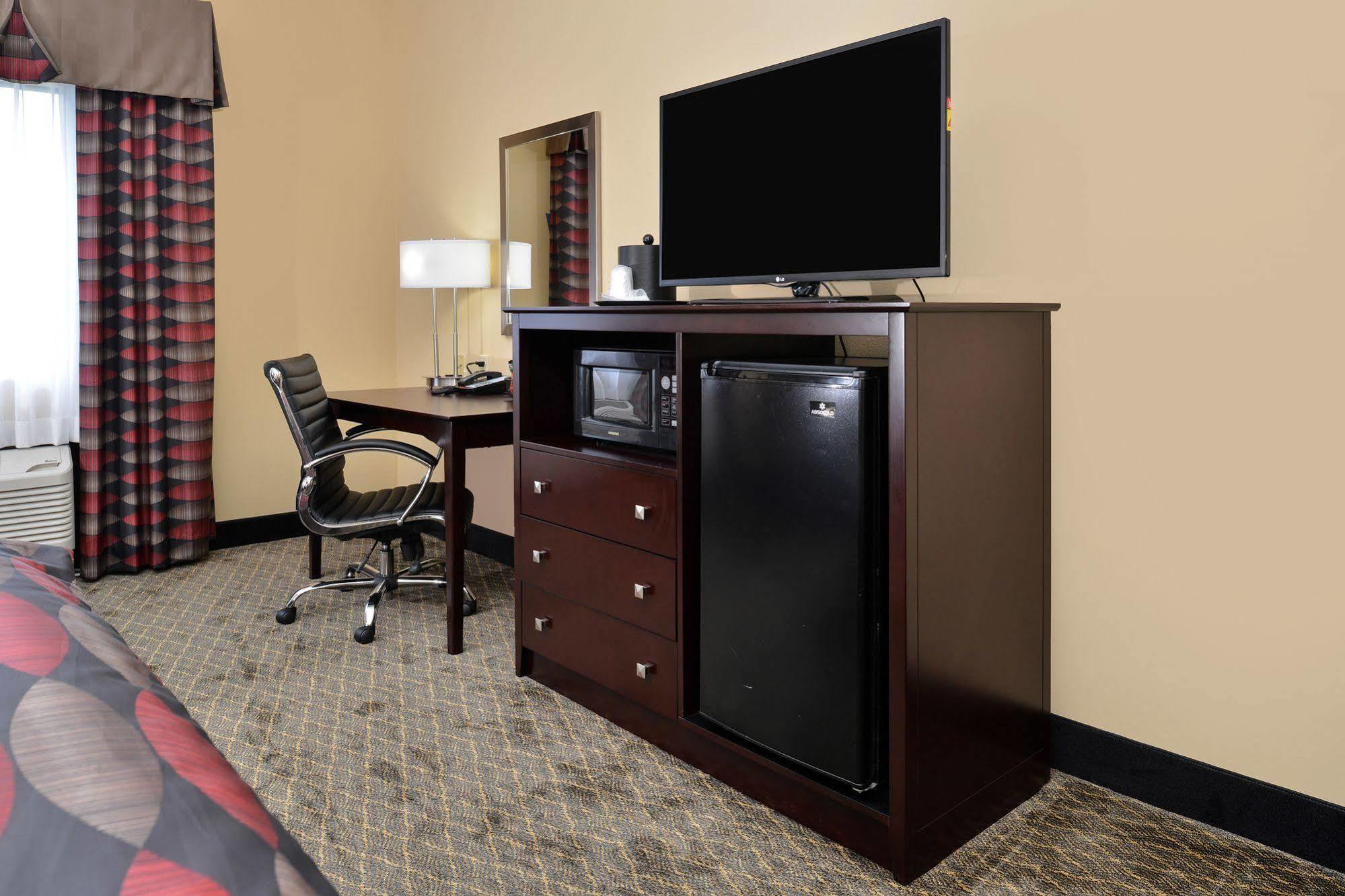 Baymont By Wyndham Ardmore I-35 Exterior photo